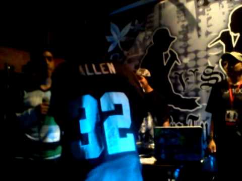 replica de mc leiva vs carlitos