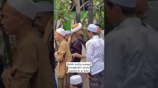 Download lagu HABIB TAUFIQ ASSEGAF MENGAHDIRI ACARA MAULID DI AL HAWI mp3
