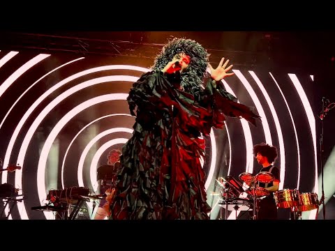 Róisín Murphy - Ramalama (Bang Bang) - LIVE *8K* FRONT ROW VIEW - HIT PARADE TOUR - Wolverhampton