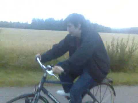 Rodin är sliten efter en sommarnatt av för mycket Jack Daniels