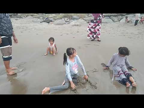 fazila fariha di pantai padang