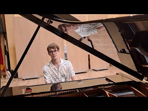 Composicion Piano Video