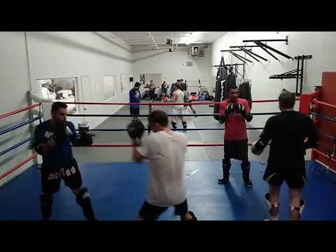 Sparring med power Muay Thai   todd, mani, jonathan, daniel, adam  VID 20190903 201723551