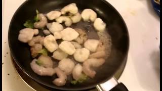 Shrimp and vegetable stirfry in 10 minutes