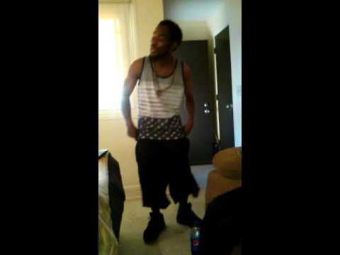 Lil Wode cutting up, dancing