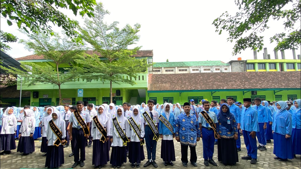 Pelantikan OSIS dan Pengurus Organisasi Ekstrakulikuler MTsN 8 Blitar 2025