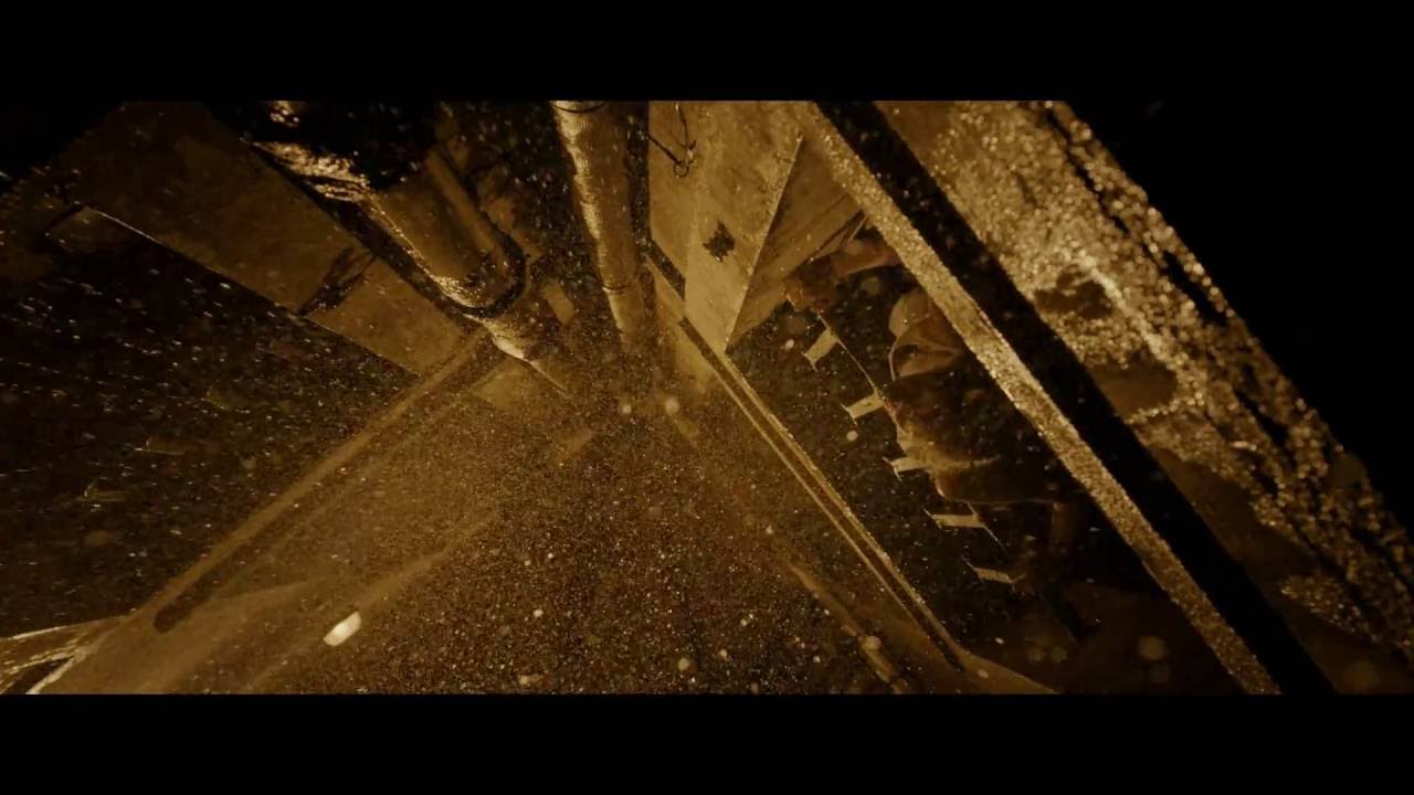 Miniature de la vidéo SWEET HOME - Extrait "Fuir..." VF du film Sweet Home