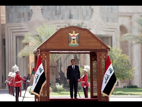 شاهد بالفيديو.. مراسم تسليم واستلام مهام رئيس الحكومة محمد شياع السوداني من رئيس الوزراء السابق