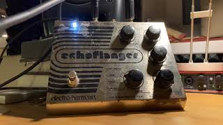 Video thumbnail for Electro Harmonix Echoflanger by JohnKurtJim