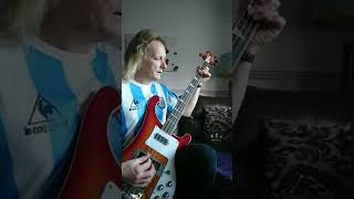 Saltcoats man plays "Shake The World" by Motörhead on bass