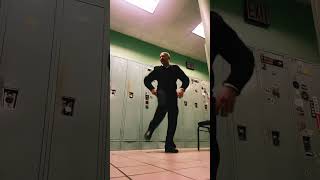 Dancing security guard/the Jacksons/blame it on the boogie. #DancingSecurityGuard.