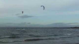 preview picture of video 'Kite surfers at Long Niddry'