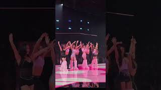 Download lagu Special stage of TWICE at the Victoria’s Secret Fashion Show 2025 #jihyo #nayeon #momo #tzuyu #twice mp3