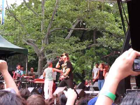 Calle 13 Feat Blanquito Man, at Central Park Summer Stage 09