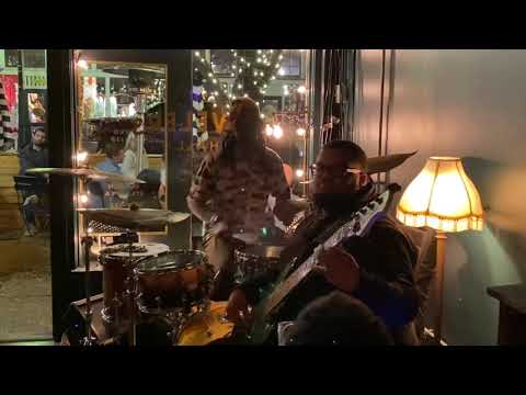 Dezi 5 - Never Too Much (Luther Vandross)