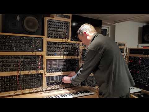 Analog Modular Live Chaos Solo-Performance