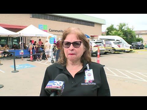 Reliant, Community Family Centers give fans to help residents 'Beat the Heat'