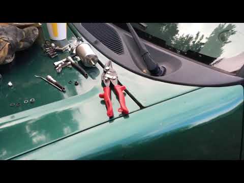 Parts Inside Ford Fuel Filter Quick Disconnect Fittings. Repairing fitting.