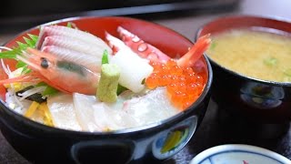 preview picture of video 'Kaisen-don Wajima やぶ新橋店の能登丼はではない海鮮丼:Gourmet Report グルメレポート'