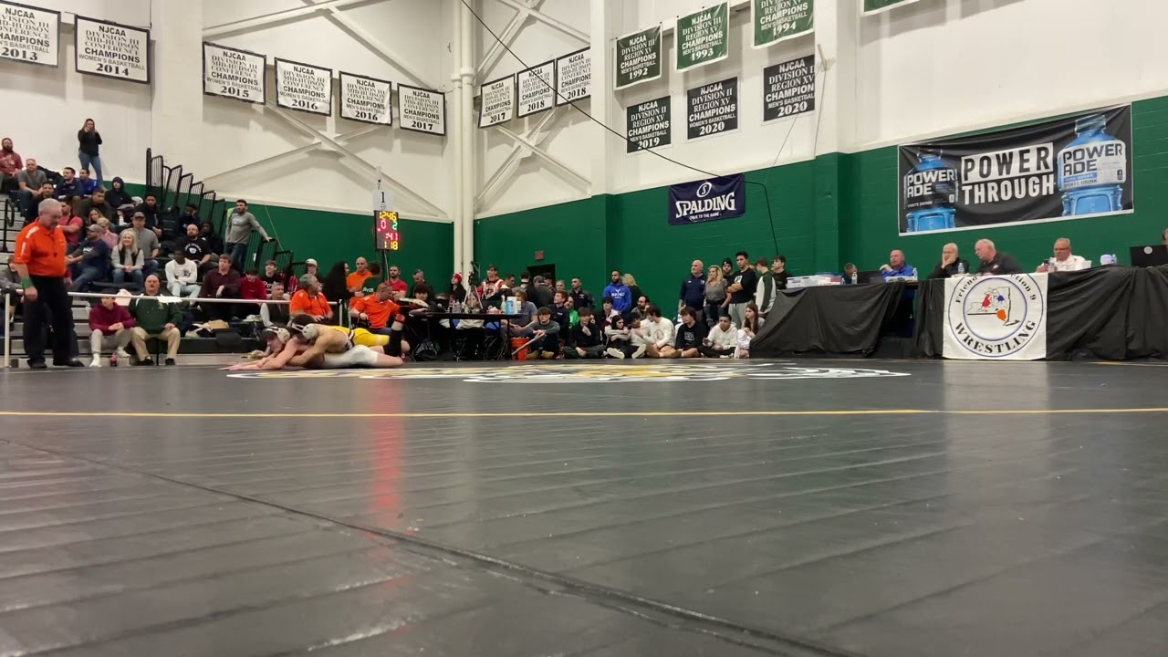 Eastern States Classic 120 lbs Finals - Matt Marlow (Northport)vs Ryan Devins (Saranac)