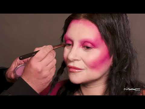 #PROMASTERCLASS: Andrew Gallimore re-creates a club look on Princess Julia