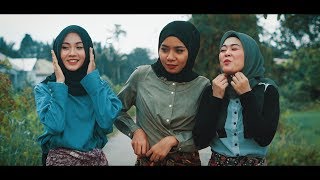Download lagu Ratu Pantun 12 mp3