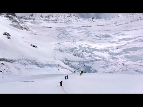 Conquer Mount Everest in 10 Min: Immersive Simulated FPV Journey 🏔️