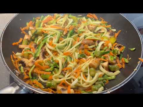 Espaguetis de Calabacín o Zucchini ➡️  UNA RECETA SALUDABLE BAJA EN GRASAS