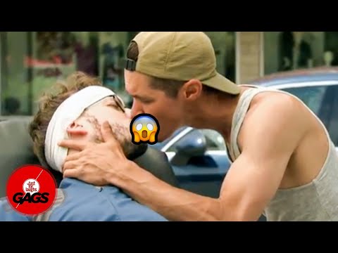 Herida curada por el romance | Las Mejores Bromas