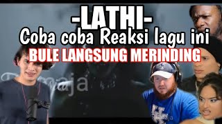 Download lagu LATHI BIKIN DUNIA INTERNATIONAL MENCEKAM!!!reaksi lathi weird genius mp3