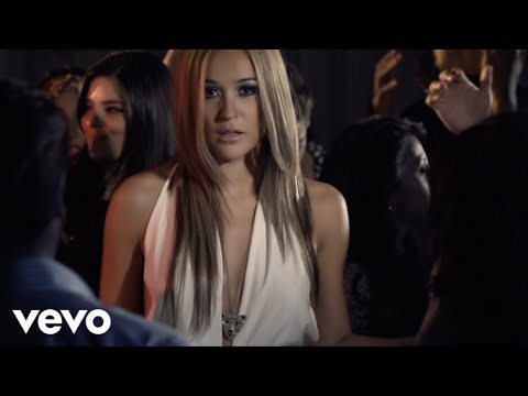 Daniela Carpio - Pierdo la Razón (Official Video)