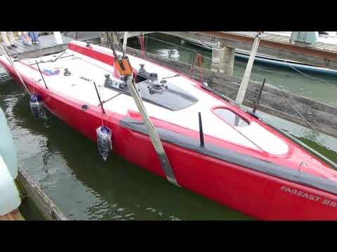 FAREAT 31R Racing Boat