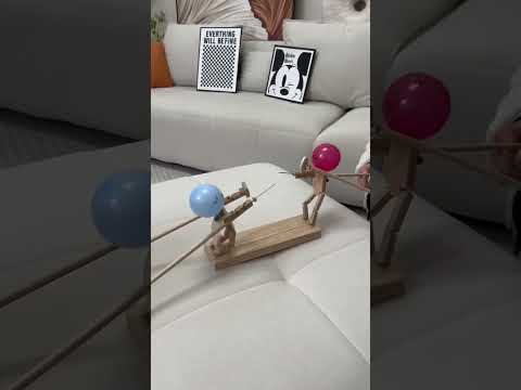 Balloon Brawl Masters: Bamboo Fighters Clash in Epic Duel!