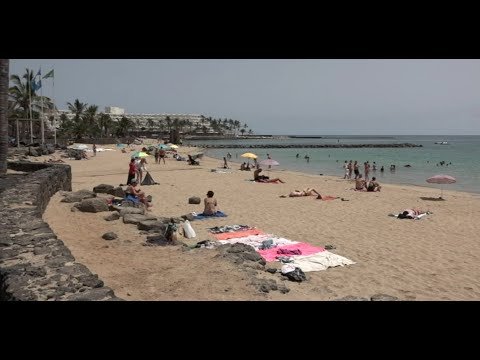 Antes de noviembre volverán las hamacas a las playas de Costa Teguise