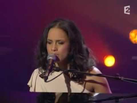 Alicia Keys et Oumou Sangaré - Fall'in