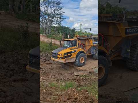 ADT turun dari kapal