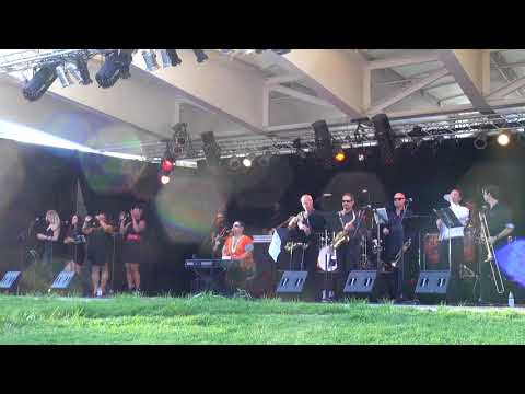 Natural Wonder - Woodland Hills - 08/20/17- Signed, Sealed, Delivered /For Once in My Life