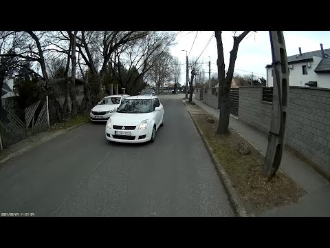 Szembe Suzuki, BMW. Ki a jobb? - Oncoming Suzuki, BMW. Who's better?