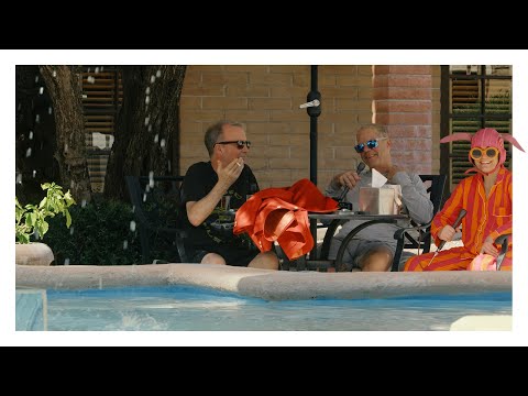 Burnin through Ciggies beside a Fancy Fountain - The Doug Stanhope Podcast