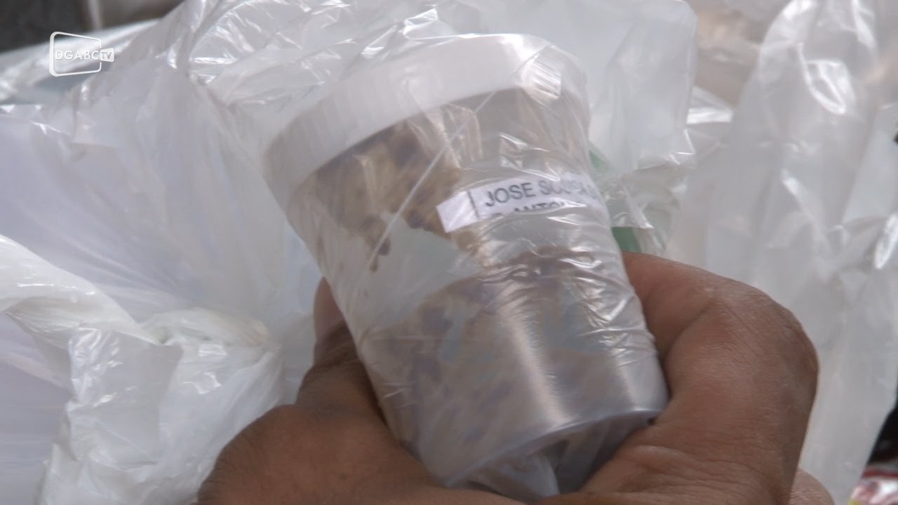 EXCLUSIVO: Potes para exames de fezes são encontrados em vistoria a padaria de São Caetano; veja vídeo 