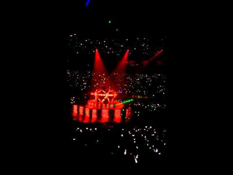 Exoluxion In Manila Day 1 - Let out the beast, Run