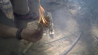 bow drill - άναμμα φωτιάς με τριβή ξύλων