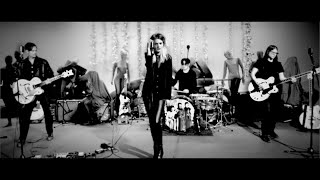 The Dead Weather - &quot;Be Still&quot; - Live Performance Video