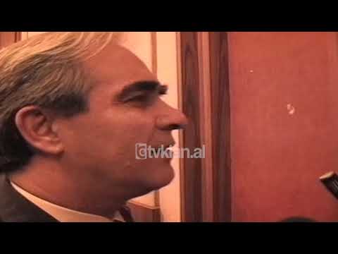 Vijon bashkepunimi PS-PSD, socialdemokratet marrin pjese ne keshillat bashkiak - (19 Tetor 2000)