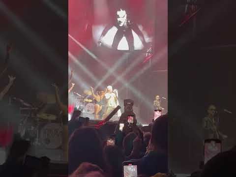 Robbie Williams Opening his show at Sandringham