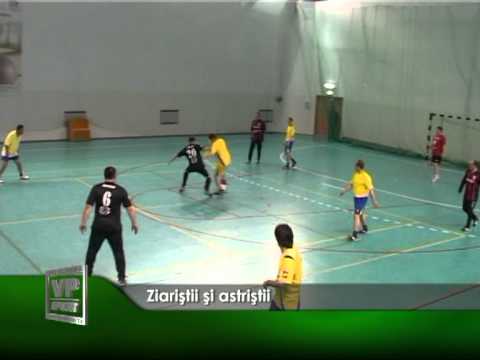 Ziaristii şi astriştii
