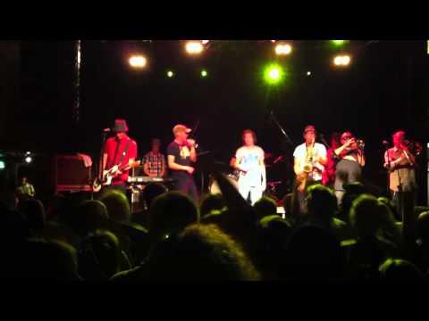 THE CAPITAL BEAT: SWEET SWEET LIVE @ KLUBI 29.9 2011