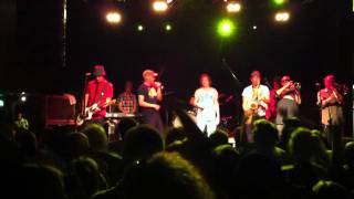THE CAPITAL BEAT: SWEET SWEET LIVE @ KLUBI 29.9 2011