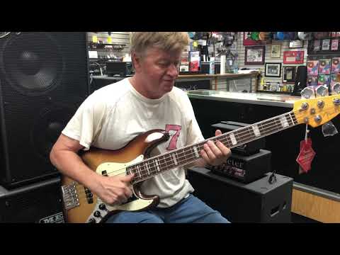 Fender American Ultra Jazz V