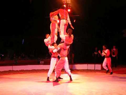 Zulu Warriors on Zippos Circus 2015 - limbo act